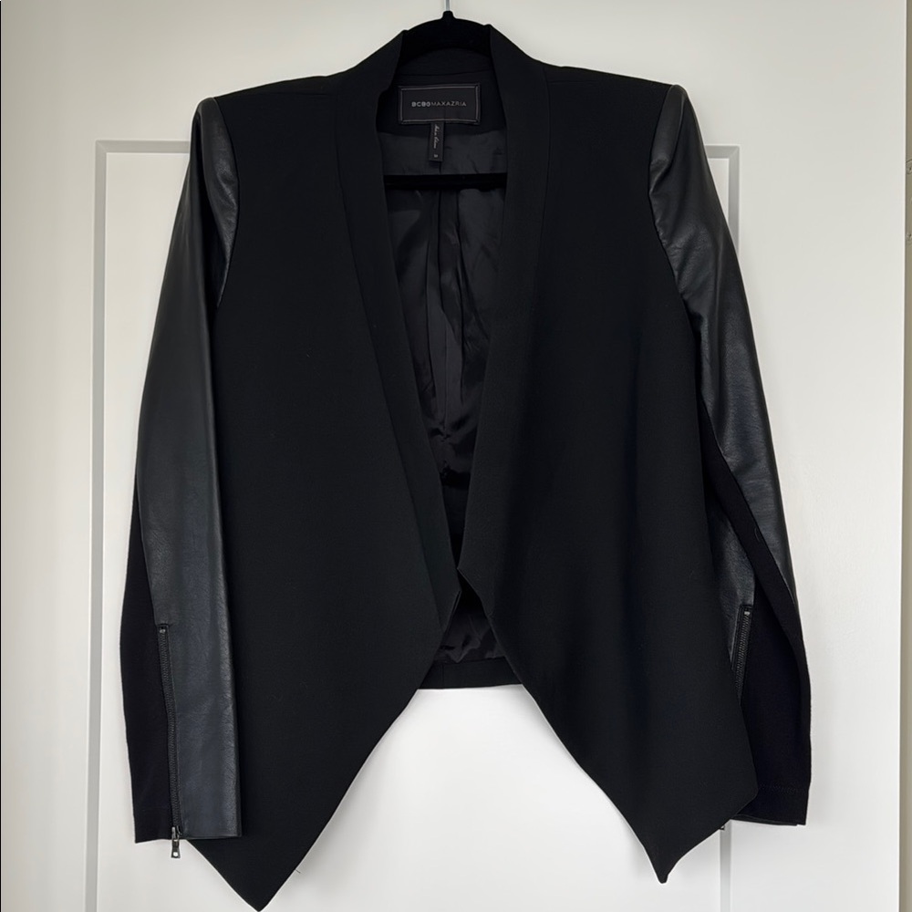 BCBGMAXAZRIA BLACK LEATHER SLEEVE BLAZER JACKET
